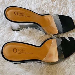New😍Olivia sandals, size 8, nude color, comfortable,and good for all occasions